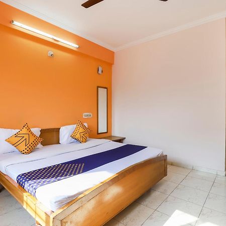 SPOT ON 66822 Hotel Shyam Inn Hālol Exterior foto