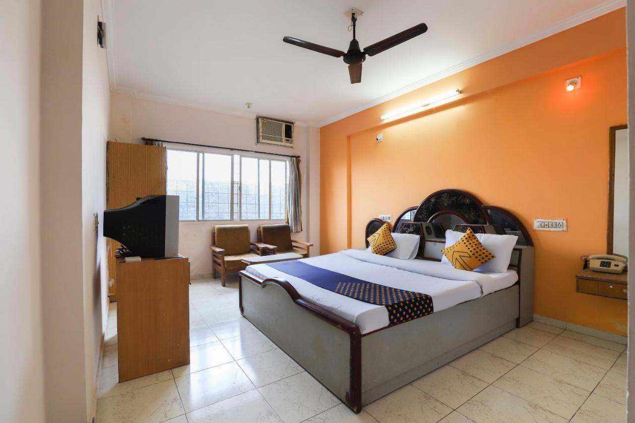SPOT ON 66822 Hotel Shyam Inn Hālol Exterior foto