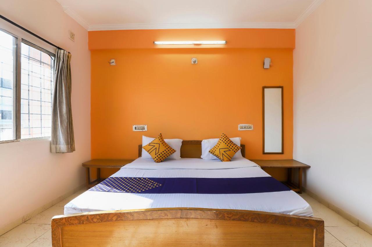 SPOT ON 66822 Hotel Shyam Inn Hālol Exterior foto