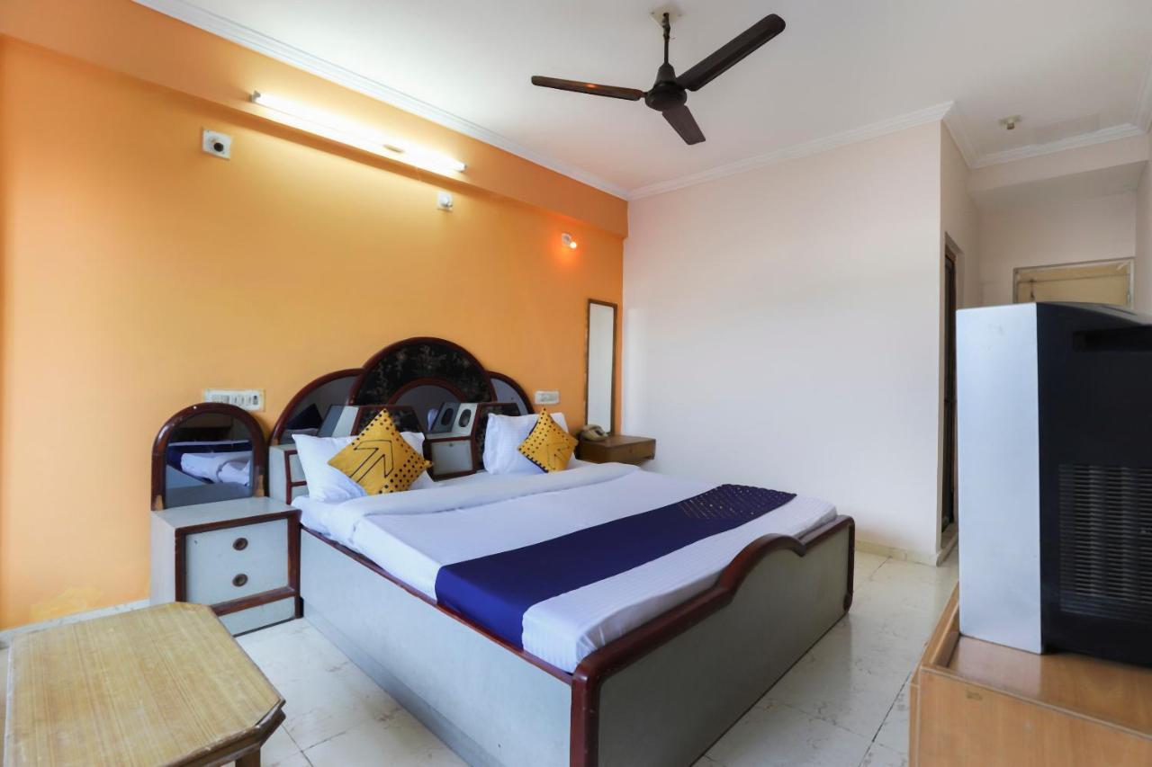 SPOT ON 66822 Hotel Shyam Inn Hālol Exterior foto