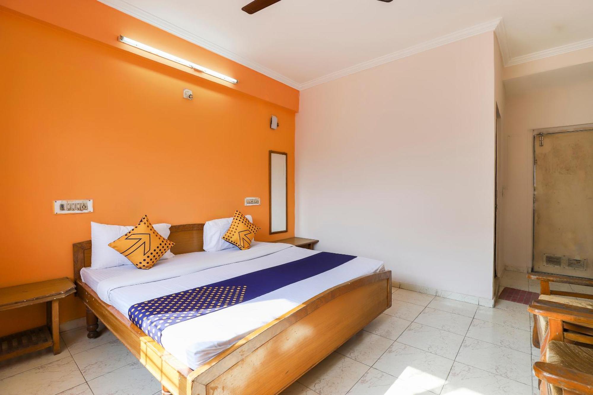 SPOT ON 66822 Hotel Shyam Inn Hālol Exterior foto