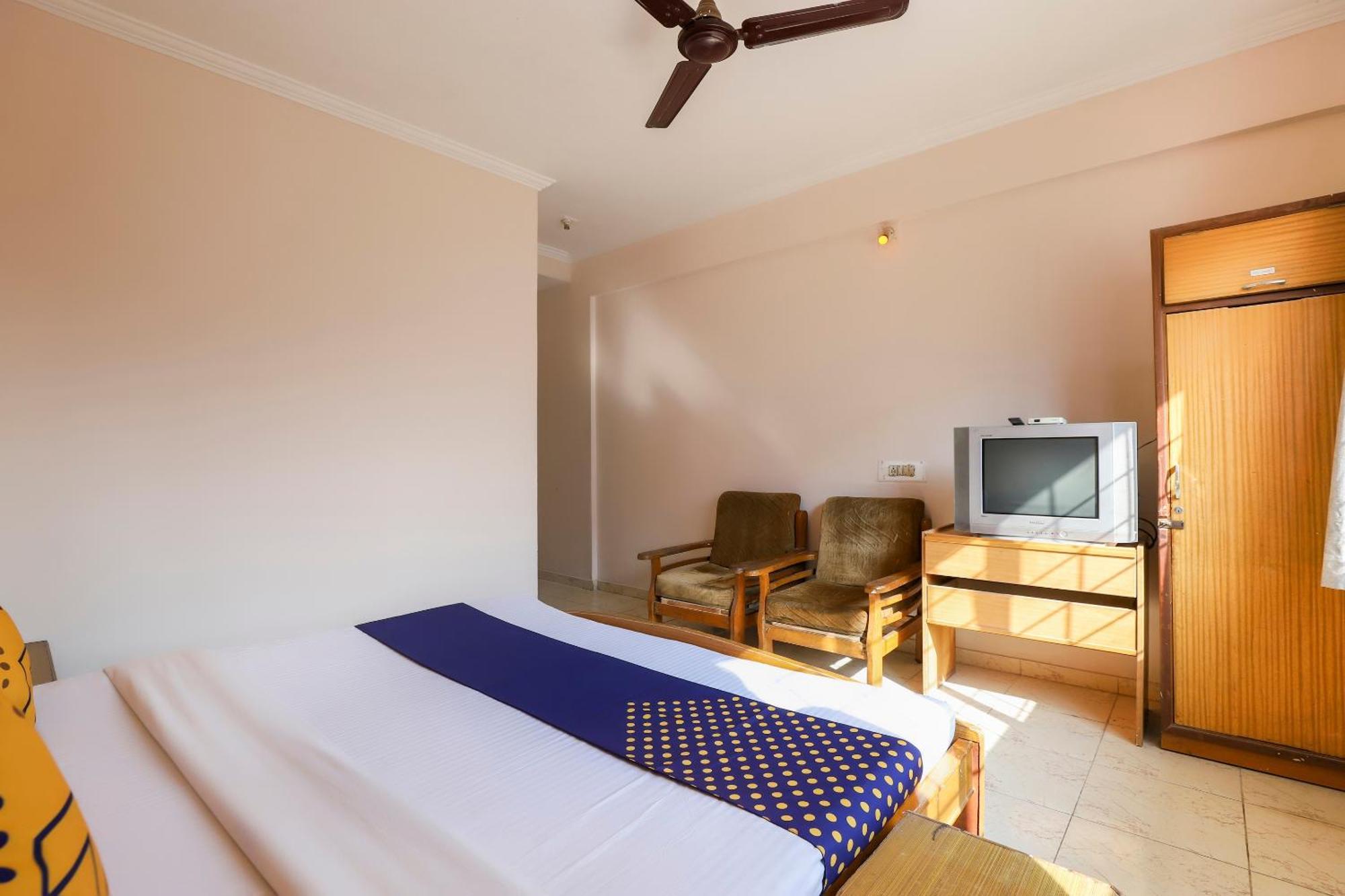 SPOT ON 66822 Hotel Shyam Inn Hālol Exterior foto