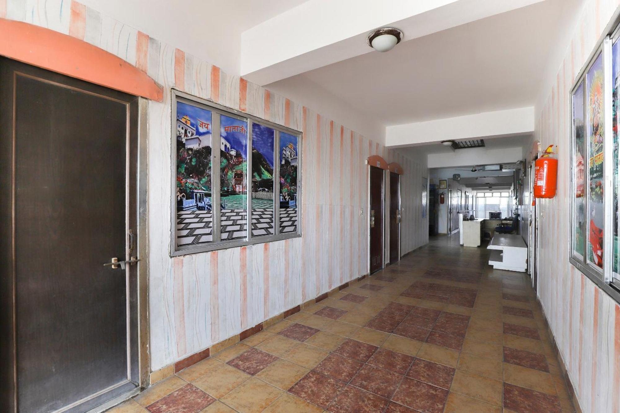 SPOT ON 66822 Hotel Shyam Inn Hālol Exterior foto