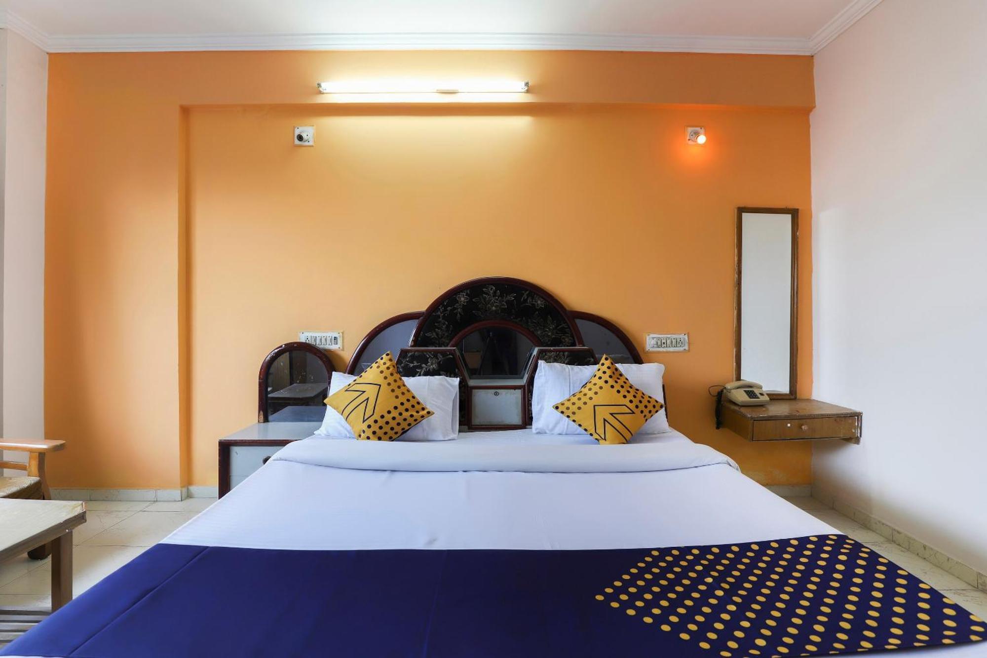 SPOT ON 66822 Hotel Shyam Inn Hālol Exterior foto
