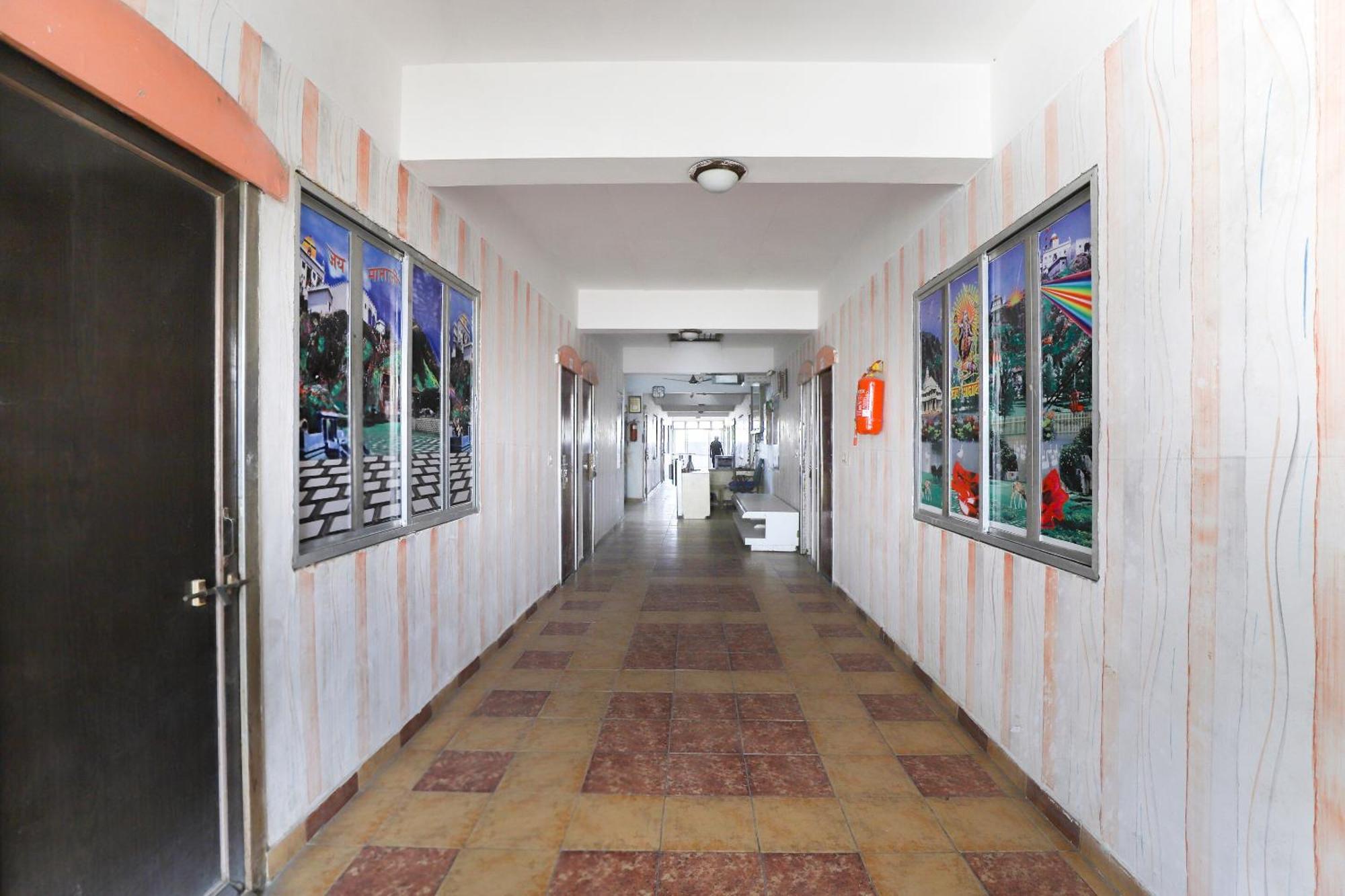 SPOT ON 66822 Hotel Shyam Inn Hālol Exterior foto