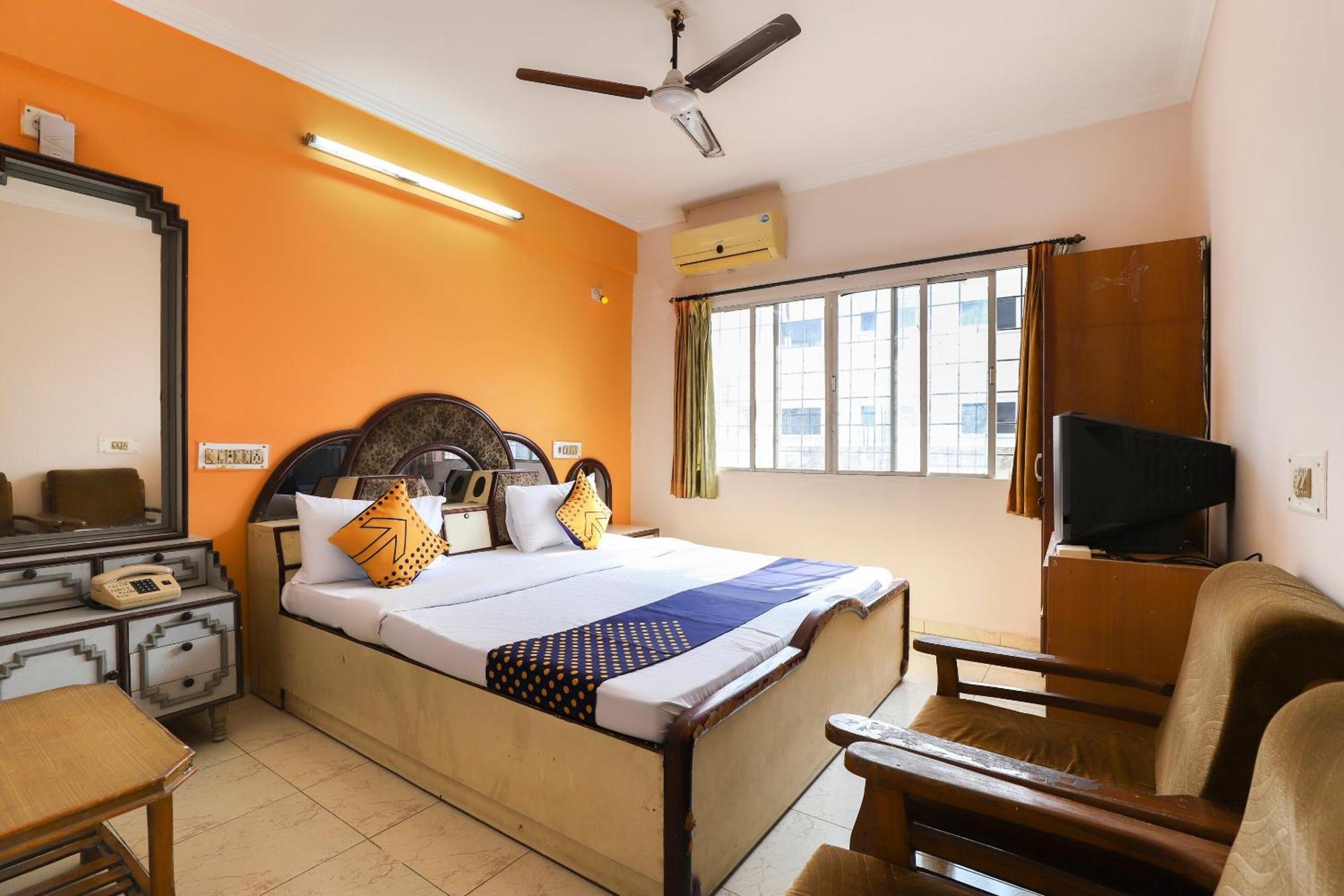SPOT ON 66822 Hotel Shyam Inn Hālol Exterior foto